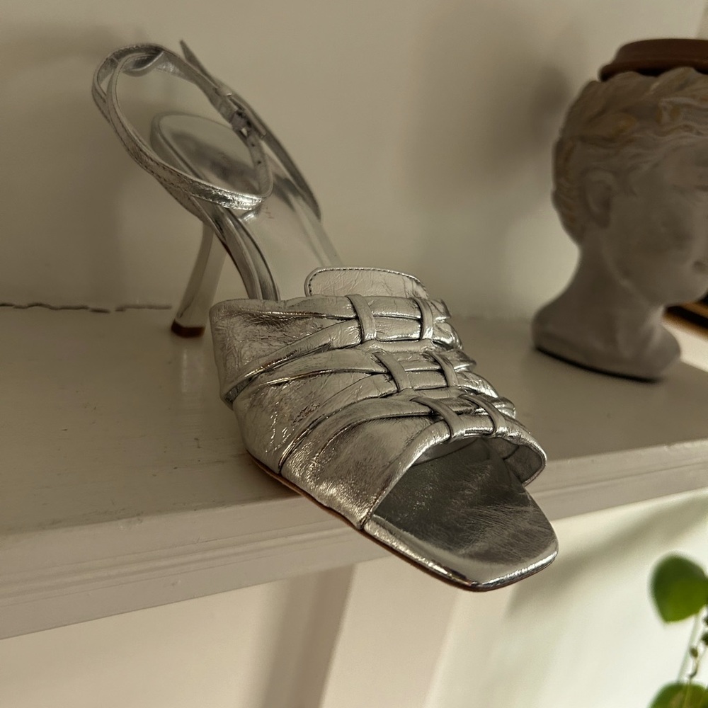 Beautiful Tory Burch silver heels, new with box